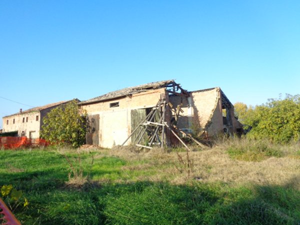 casa indipendente in vendita a Ferrara