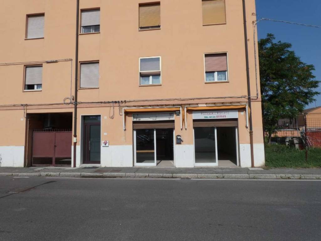 negozio in vendita a Ferrara