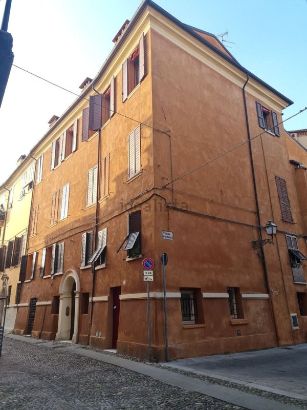 appartamento in vendita a Ferrara in zona Centro Storico