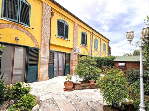 casa indipendente in vendita a Ferrara in zona Francolino