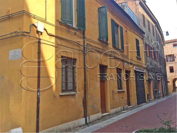 appartamento in vendita a Ferrara in zona Centro Storico