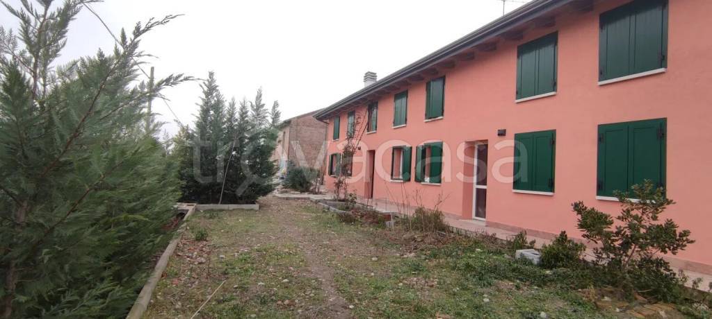 casa indipendente in vendita a Ferrara in zona Montalbano