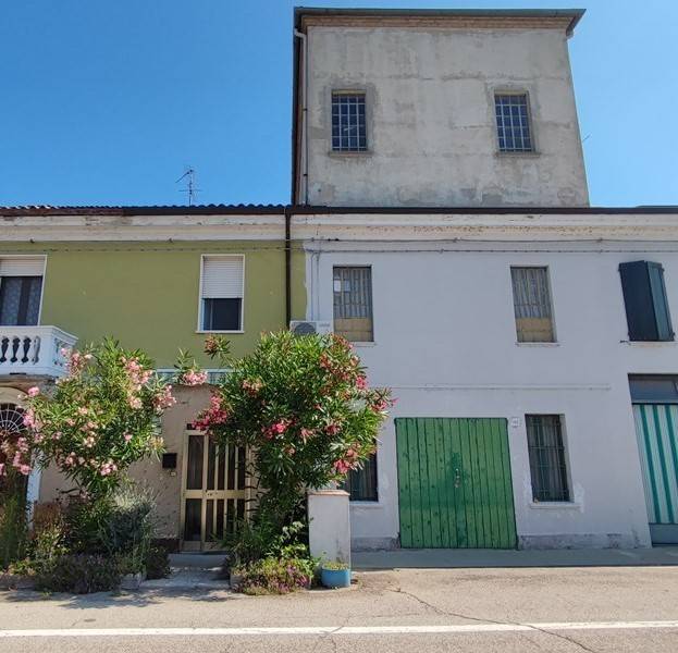 casa indipendente in vendita a Ferrara in zona Pontelagoscuro