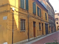 casa semindipendente in vendita a Ferrara in zona Centro Storico