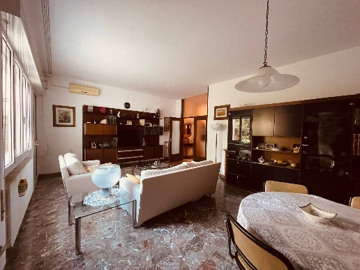 casa indipendente in vendita a Ferrara in zona Centro Storico