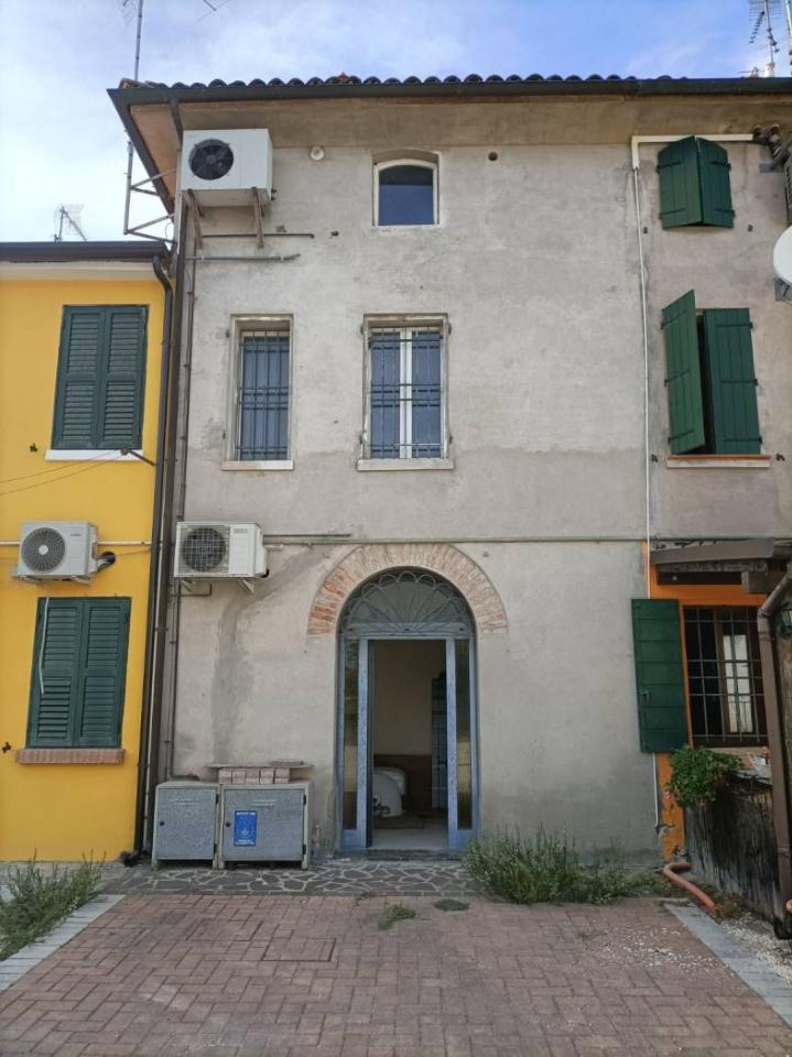 casa indipendente in vendita a Ferrara in zona San Martino