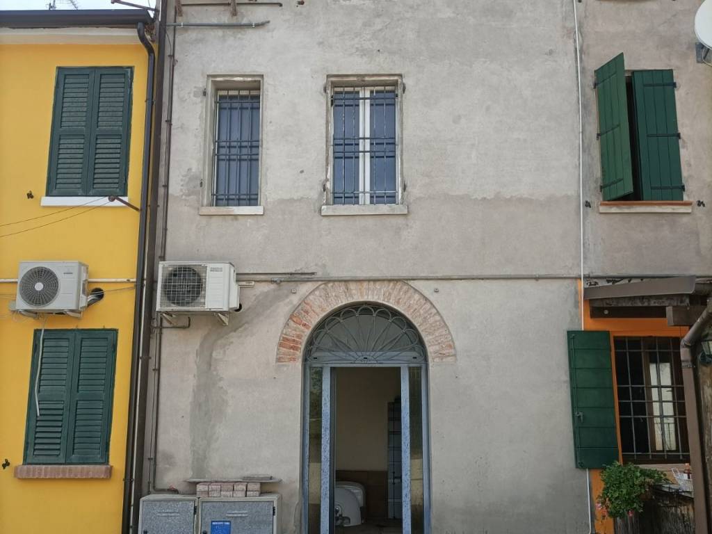 casa indipendente in vendita a Ferrara in zona San Martino