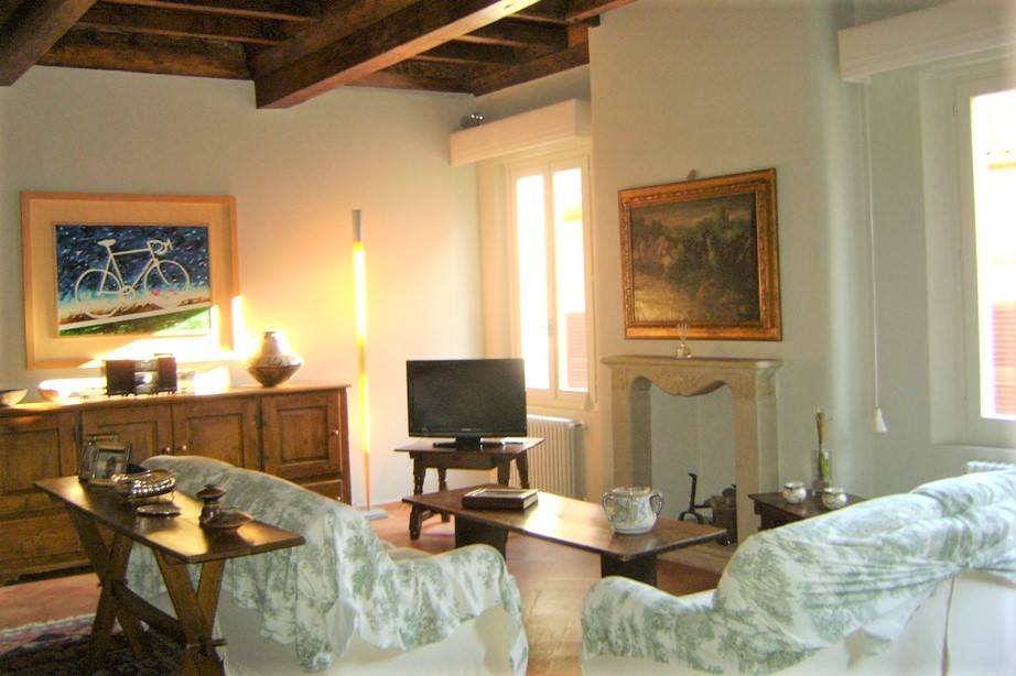 casa indipendente in vendita a Ferrara in zona Centro Storico