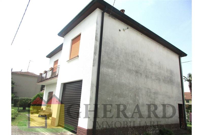 casa indipendente in vendita a Ferrara in zona Sant'Egidio / Gaibanella