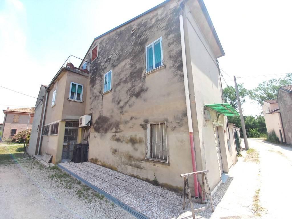 casa indipendente in vendita a Ferrara in zona Marrara