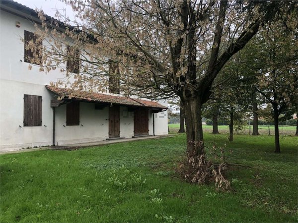 casa indipendente in vendita a Ferrara in zona San Martino