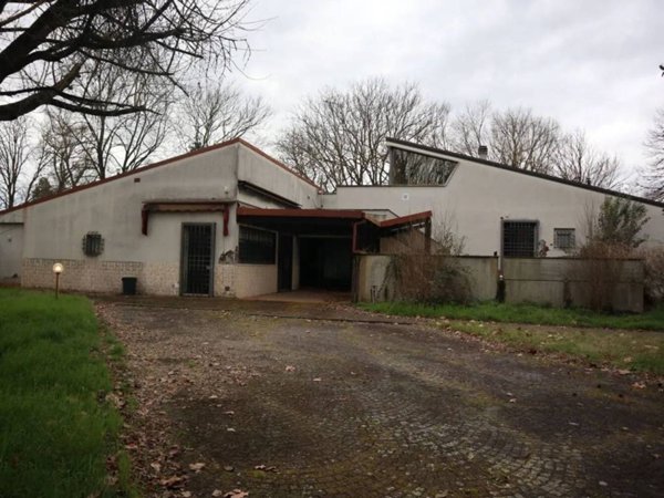 casa indipendente in vendita a Ferrara