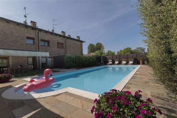 casa indipendente in vendita a Ferrara in zona Baura