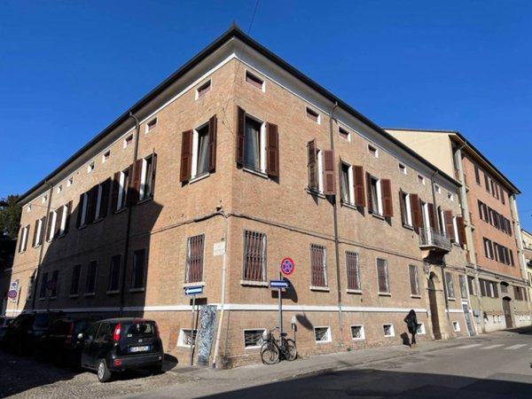 casa indipendente in vendita a Ferrara in zona Centro Storico
