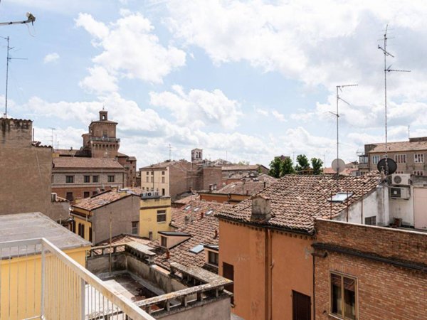 appartamento in vendita a Ferrara in zona Centro Storico