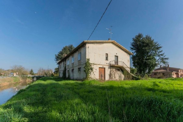 locale di sgombero in vendita a Ferrara in zona Sant'Egidio / Gaibanella
