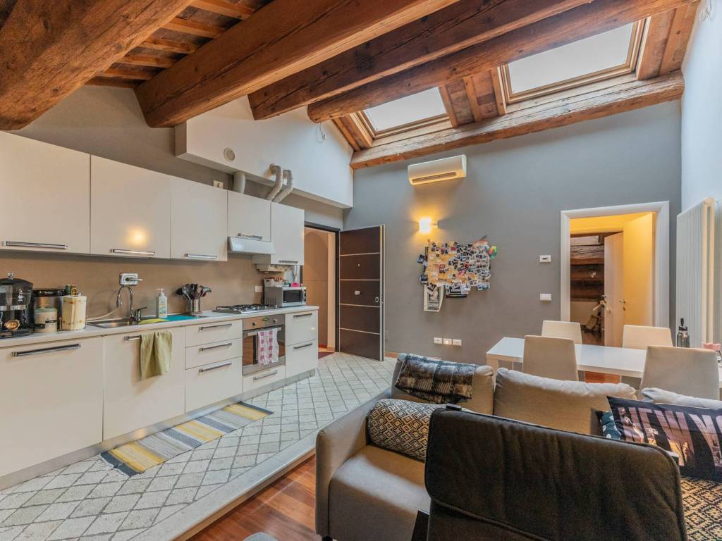 appartamento in vendita a Ferrara in zona Centro Storico