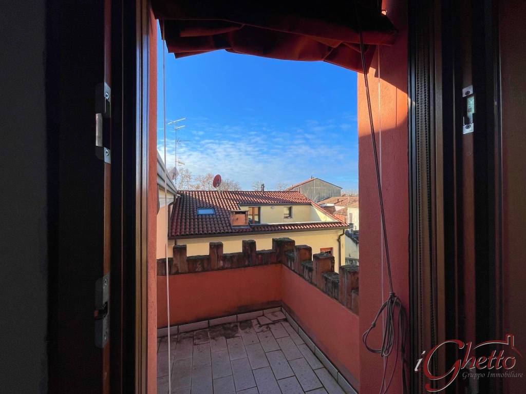 appartamento in vendita a Ferrara in zona Centro Storico