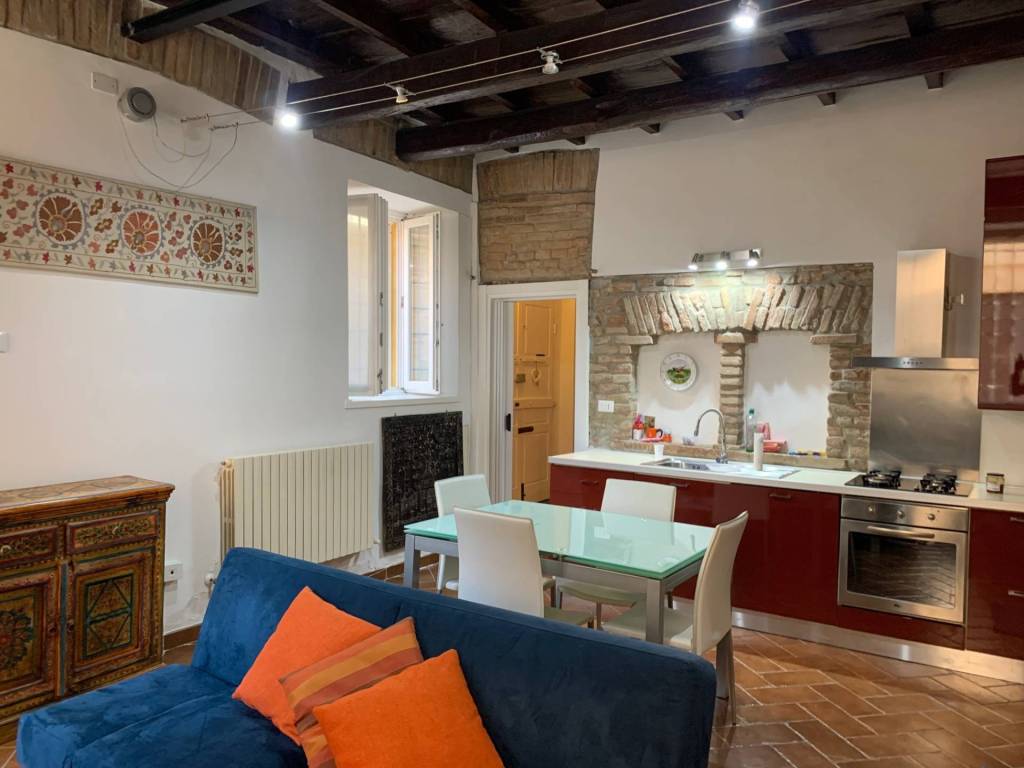 casa indipendente in vendita a Ferrara in zona Centro Storico