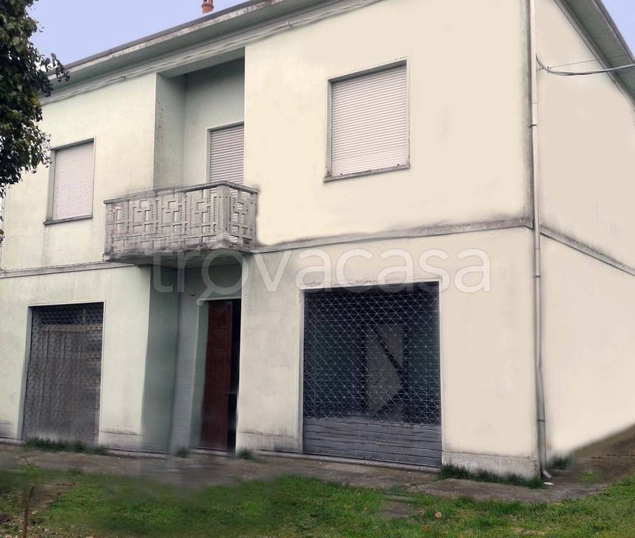 casa indipendente in vendita a Ferrara in zona Montalbano