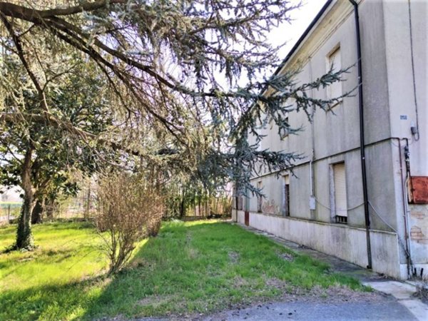 casa indipendente in vendita a Ferrara in zona San Martino