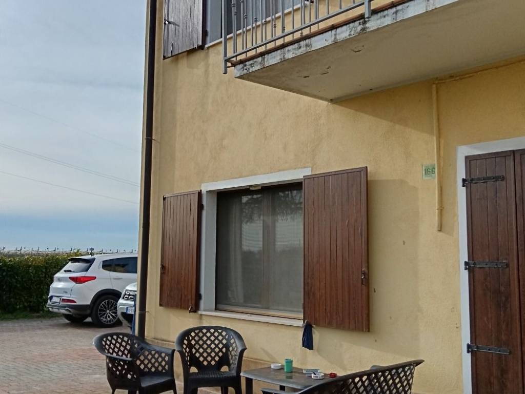 casa indipendente in vendita a Ferrara in zona Correggio