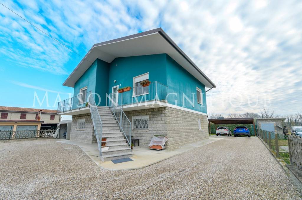 casa indipendente in vendita a Ferrara in zona Fossanova San Biagio