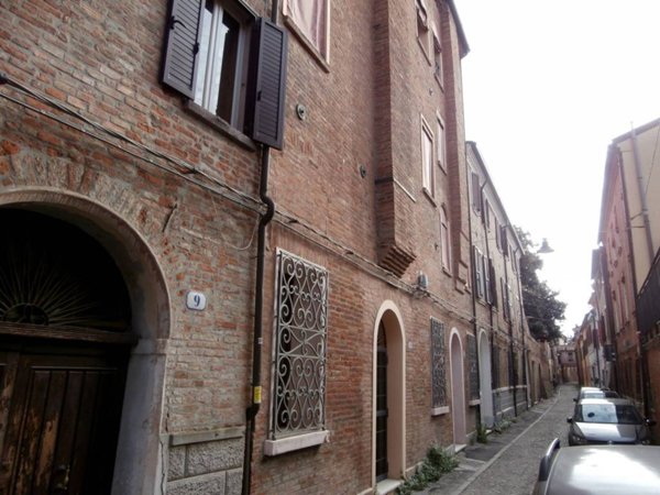 appartamento in vendita a Ferrara in zona Centro Storico
