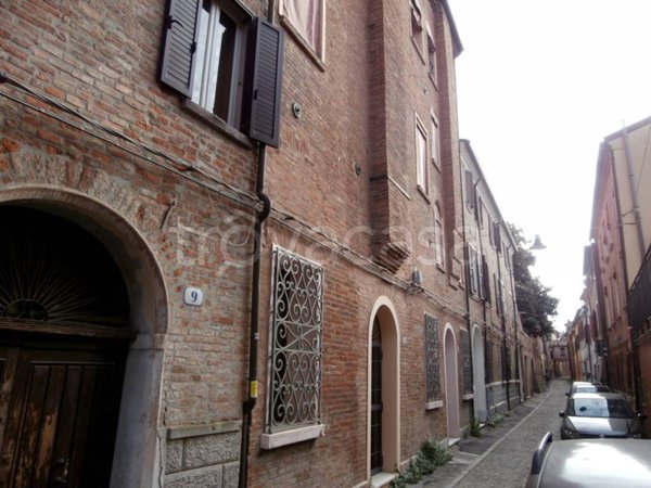 appartamento in vendita a Ferrara in zona Centro Storico