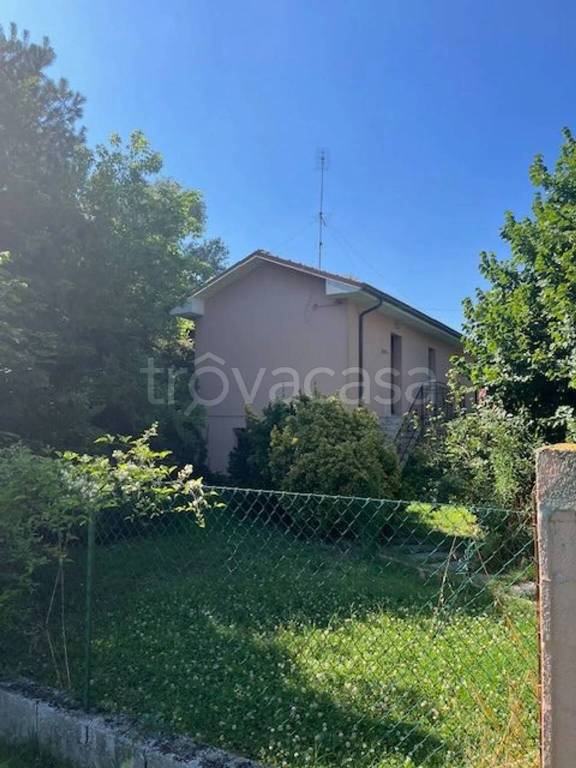 casa indipendente in vendita a Ferrara in zona Villanova