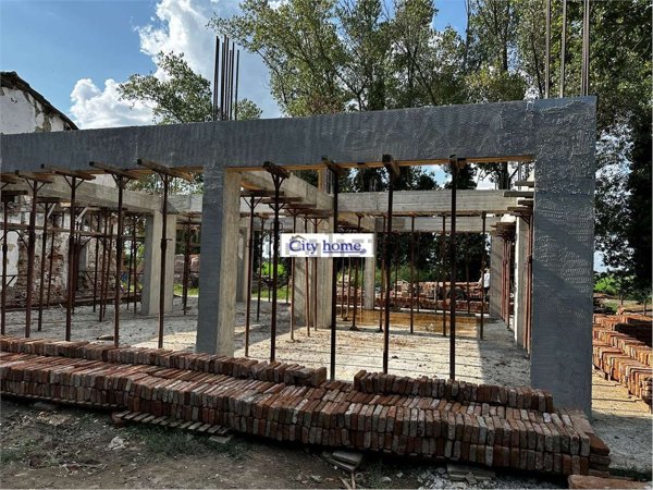 casa indipendente in vendita a Ferrara