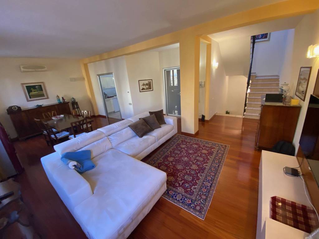 casa indipendente in vendita a Ferrara in zona Centro Storico