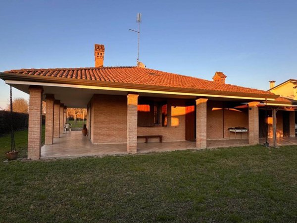 casa indipendente in vendita a Ferrara in zona Cona