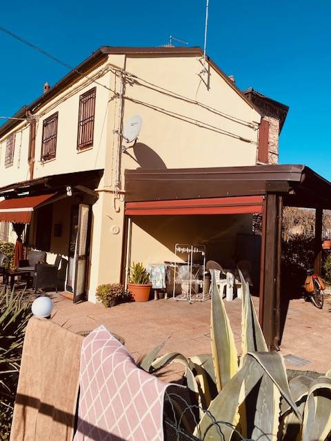 casa indipendente in vendita a Ferrara