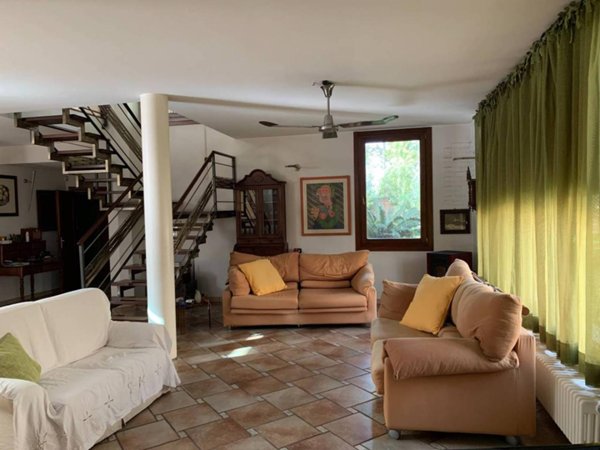 casa indipendente in vendita a Ferrara in zona Arianuova