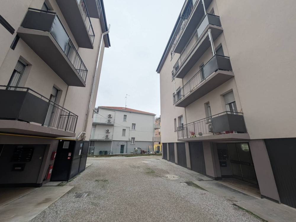 appartamento in vendita a Ferrara in zona Centro Storico