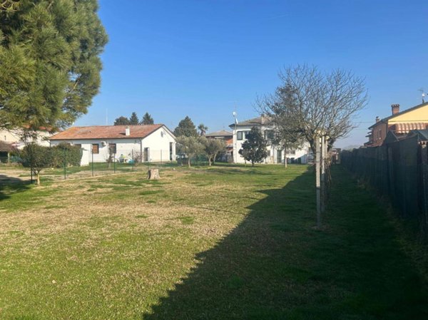 casa indipendente in vendita a Ferrara in zona Corlo