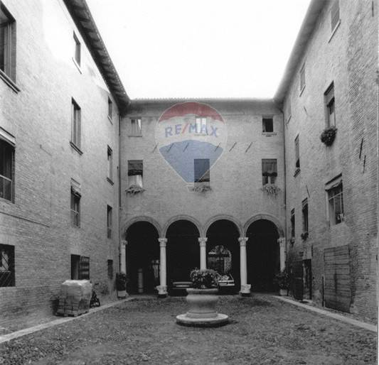 ufficio in vendita a Ferrara in zona Centro Storico
