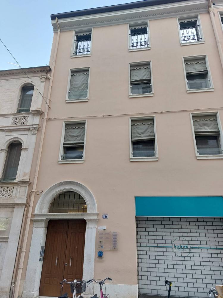 appartamento in vendita a Ferrara in zona Centro Storico