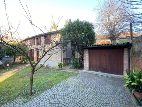 casa indipendente in vendita a Ferrara in zona Centro Storico