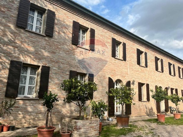 casa indipendente in vendita a Ferrara in zona Pontelagoscuro