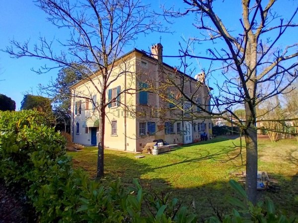 casa indipendente in vendita a Ferrara