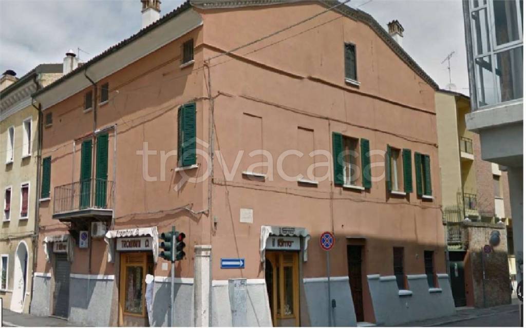 trivano in vendita a Ferrara