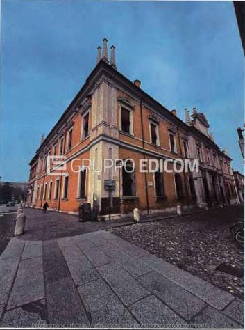 negozio in vendita a Ferrara in zona Centro Storico