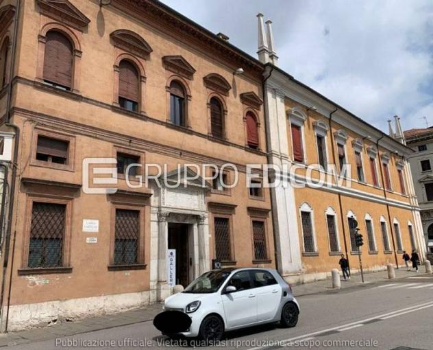 ufficio in vendita a Ferrara in zona Centro Storico