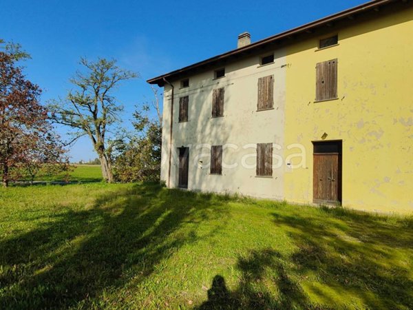 casa indipendente in vendita a Ferrara in zona Baura