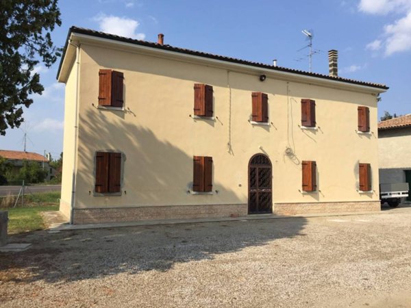 casa indipendente in vendita a Ferrara