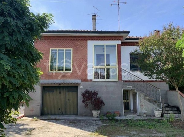 casa indipendente in vendita a Ferrara in zona Quartesana
