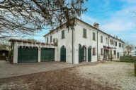 casa indipendente in vendita a Ferrara in zona Ravalle