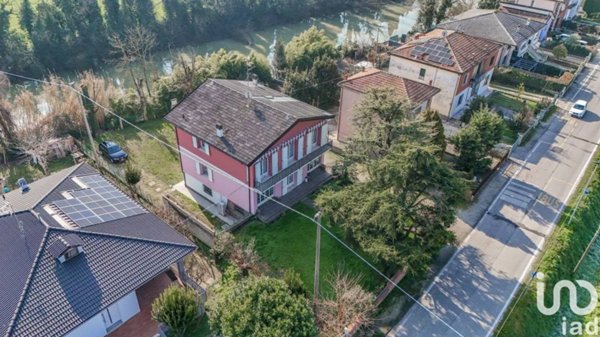 casa indipendente in vendita a Ferrara